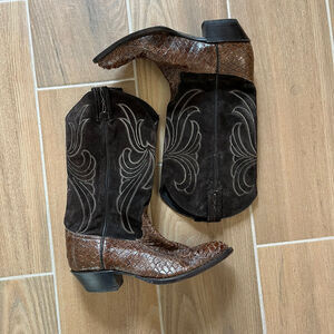 TONY LAMA Snakeskin Cowboy Women’s Boots Size 8 Western Slip On Brown